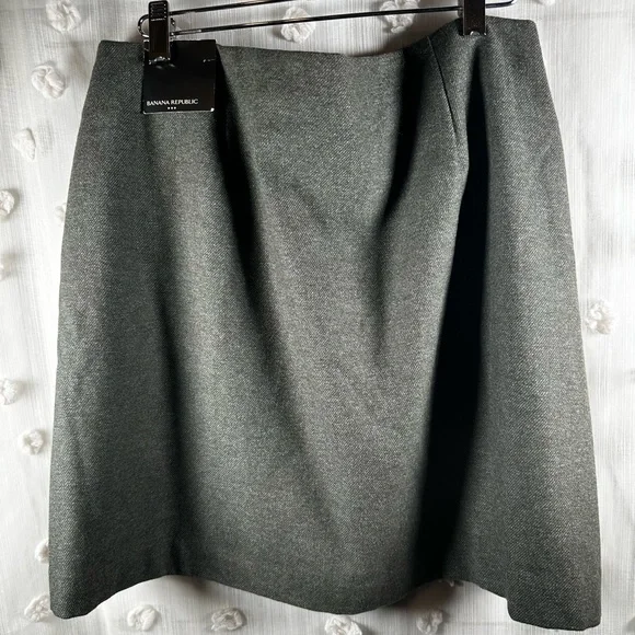 NWT Banana Republic Women’s Charcoal Gray Wool Buttoned Mini Skirt Size 14 - Picture 5 of 7